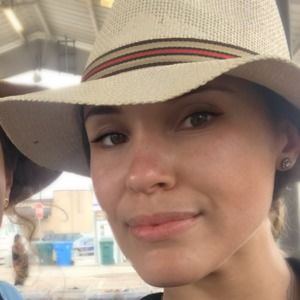 Meet your Posher, Daniela